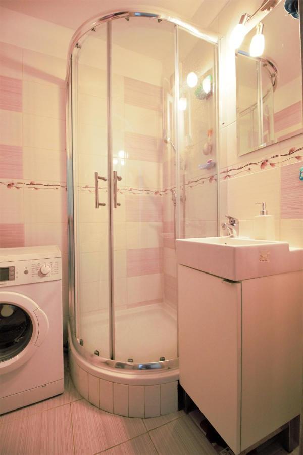 Cozy, Bright Room With Free Parking Братислава Екстер'єр фото